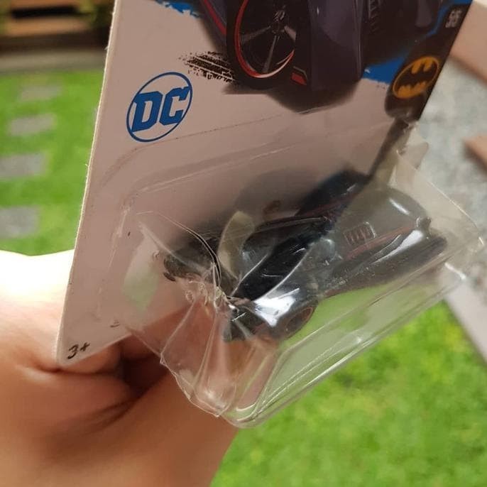 HOT WHEELS THS STH SUPER TREASURE HUNT BATMOBILE BATMAN FACTORY SEALED