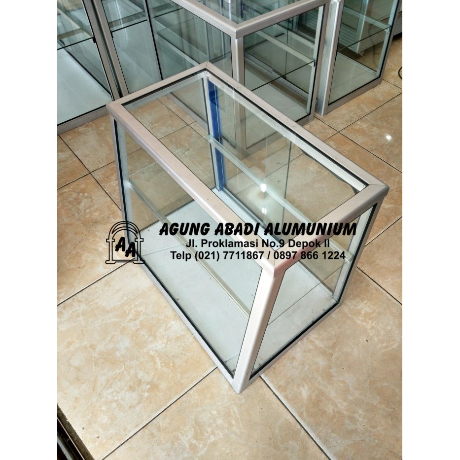 ETALASE KACA MAKANAN NI