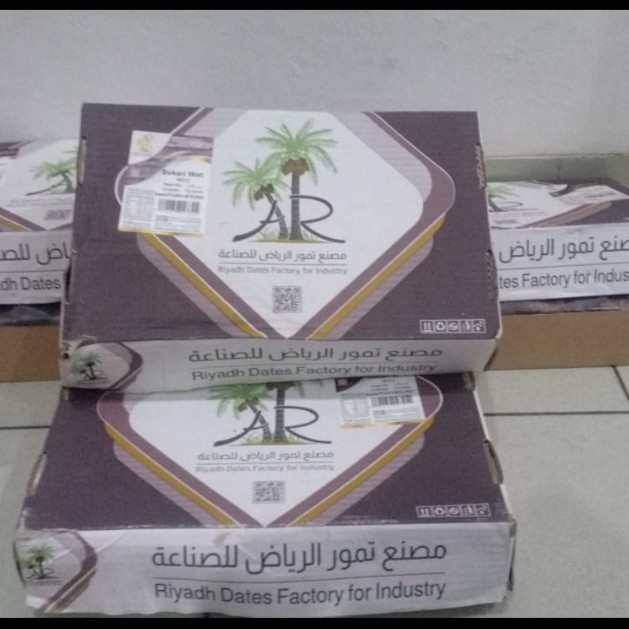

Kurma Sukari RIYADH PREMIUM Kurma Basah Manis Lembut Tidak Keras 3Kg