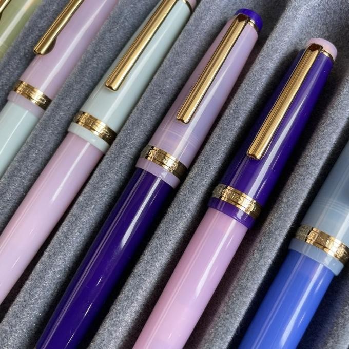 

JINHAO TYP 82 FANTASIA FOUNTAIN PEN (1)