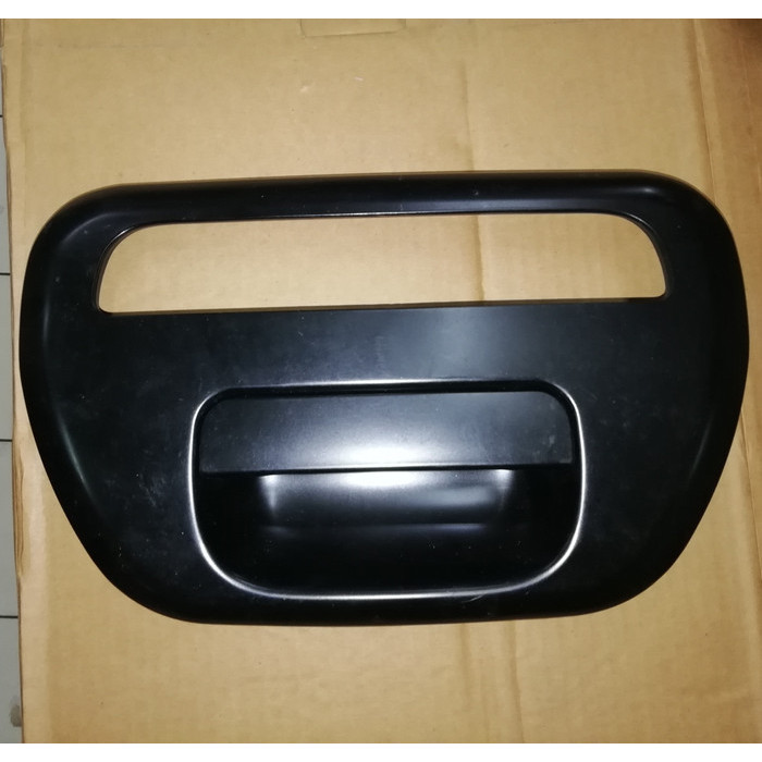 Handel bak belakang mitsubishi triton