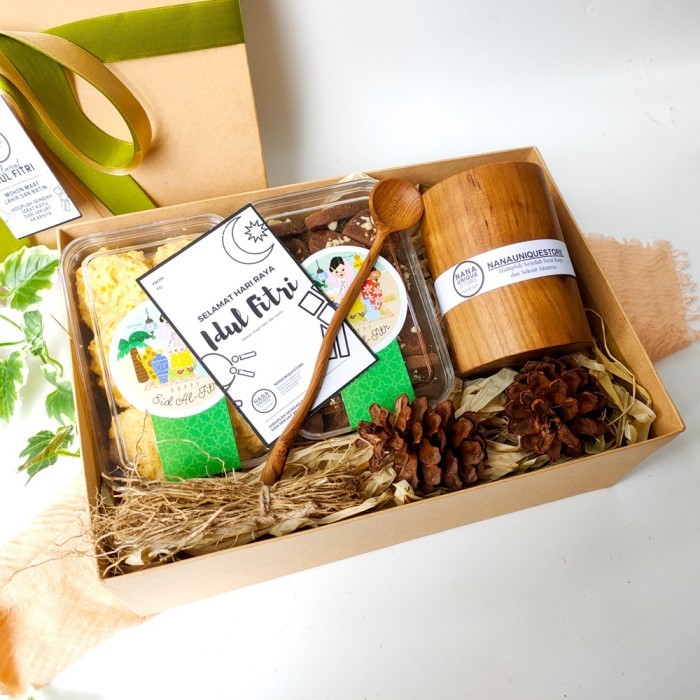 

New! HAMPERS NATAL CHRISTMAS PARCEL LEBARAN IDUL FITRI IMLEK KADO ULTAH Terlaris. Idul Fitri