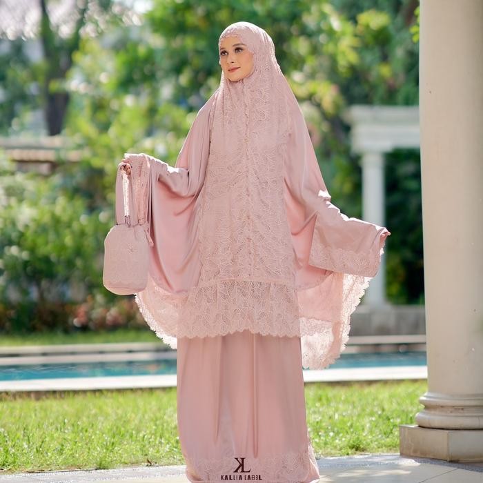 Premium Prayer Set By Kallia Mukena Mahar Mukena Silk Premium Kallia Packaging With Box