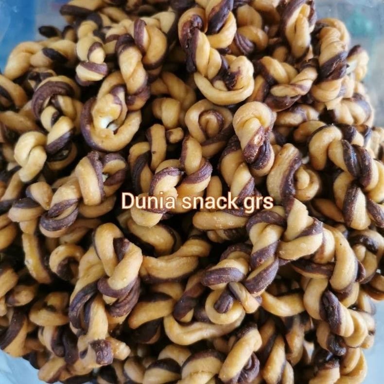 

Pluntir Warna 1Kg Rasa Manis Gurih / Plintiran / Untir Untir / Kue Tambang Limited
