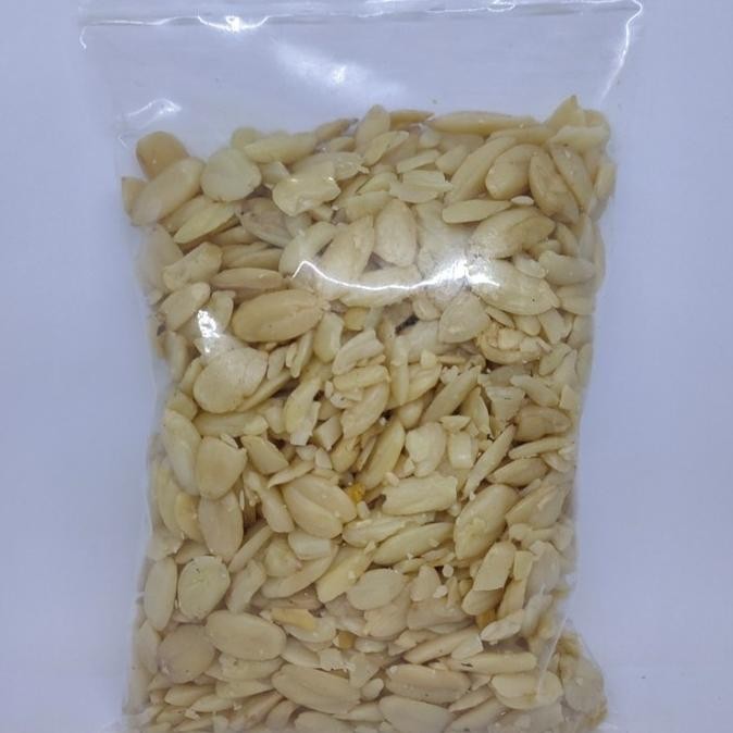 

Sale 1000Gr Kacang Kenari Mentah/ Raw