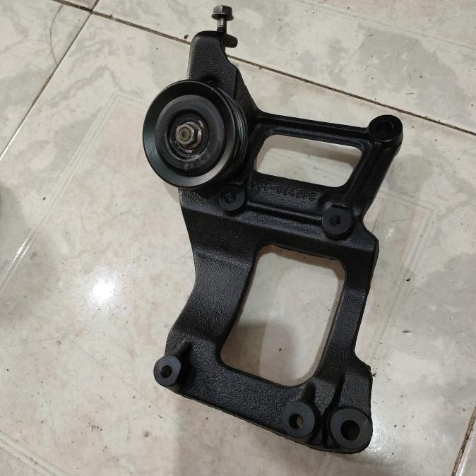 Braket Bracket Pully Ac Kompresor Kijang Efi 2000Cc Larissss