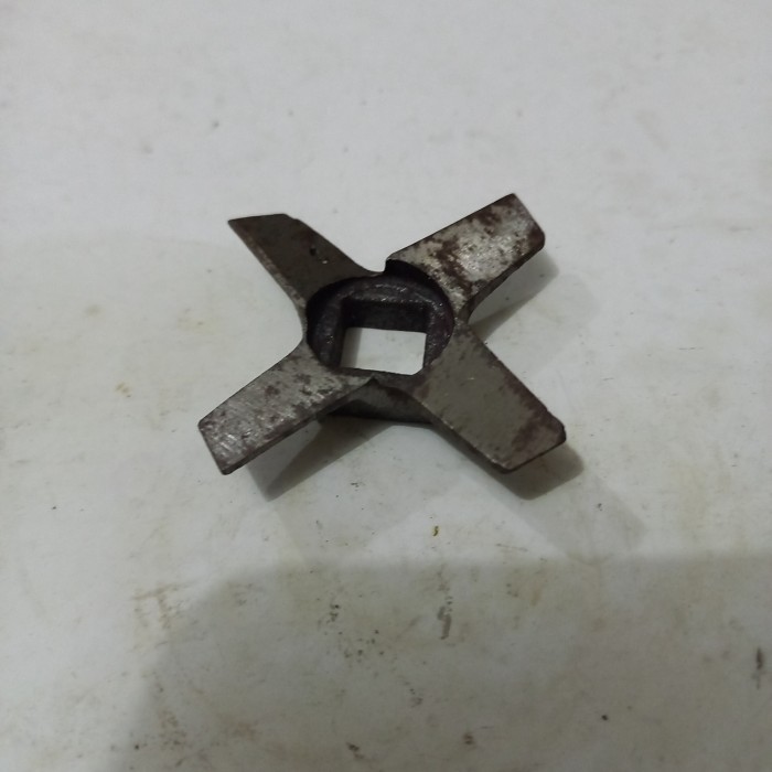 pisau gilingan daging no8
