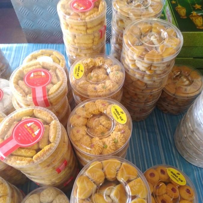 

Aneka Kue Kering Nastar Mede Kacang Putri salju Kastangel Semprit Keju NOVA