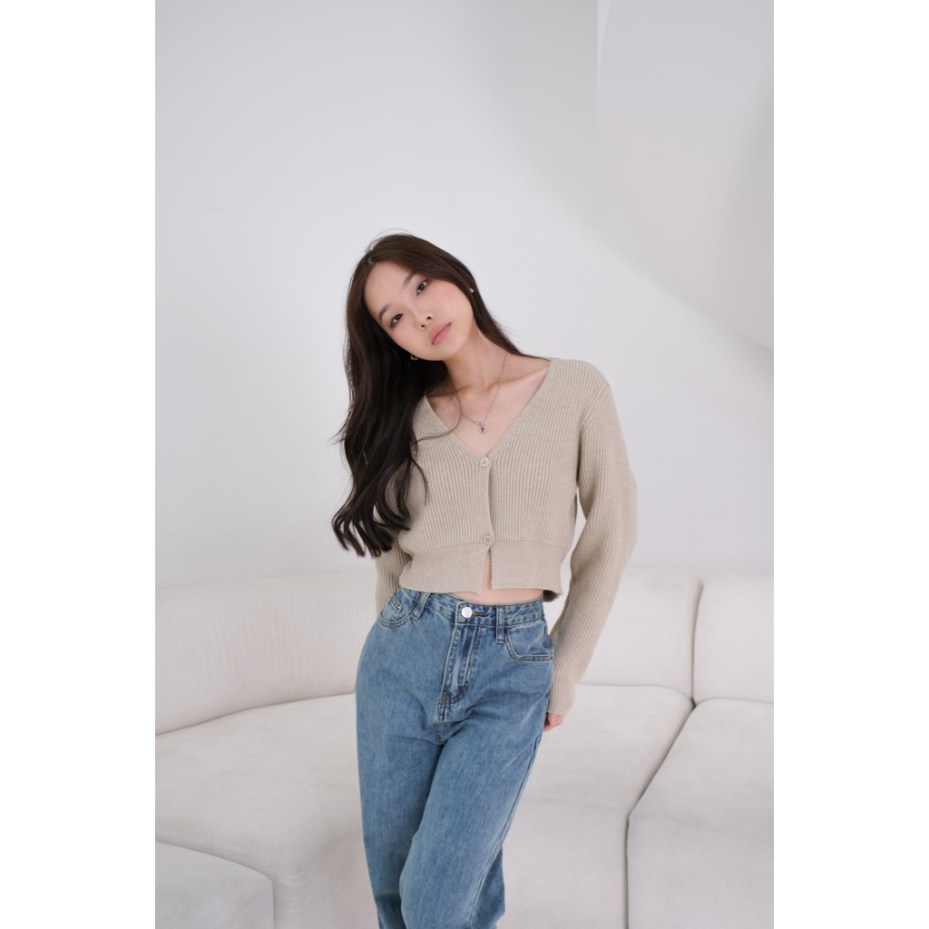 [CNY COLLECTION] MU FEN TWO BUTTON CROP CARDIGAN