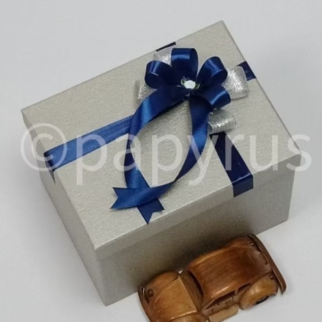 

Papyrus 15X20 Tinggi 15Cm Kotak Kado Gift Box Hadiah