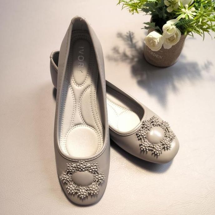 IVORY Sepatu Flat Wanita Ukuran Jumbo A67 Hitam Shoes Terlaris