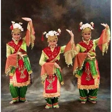 Aksesoris tari betawi lenggang nyai