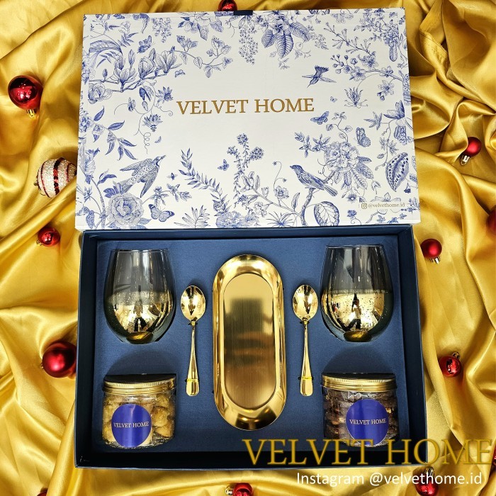 

Hampers kue kering cookies gelas mug piring nastar parcel christmas