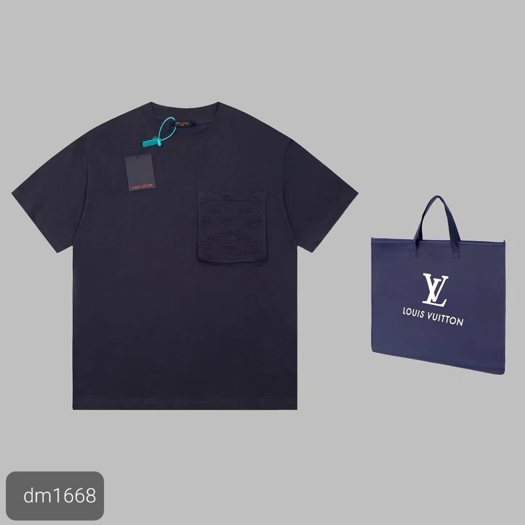 KAOS BAJU DISTRO UNISEX LV PRIA WANITA COTTON IMPORT HITAM EMBOS MOTIF KANTONG DEPAN