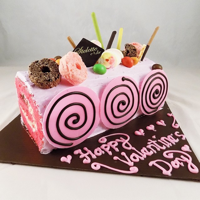 

ROLL CAKE VALENTINE / KADO / KUE / HAMPER / PARCEL / MURAH ENAK