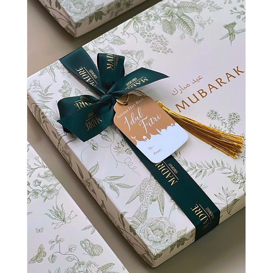 

PREMIUM NASTAR IN BOX HAMPER (WIJSMAN)
