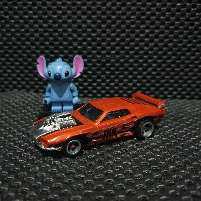 READY HOT WHEELS RIVITED ORANGE METAL MANIACS ACCELERACERS ACCELERACER