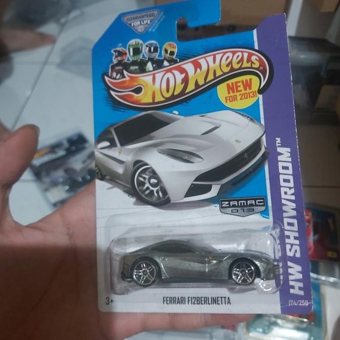 TERBATAS HOT WHEELS 2013 HW SHOWROOM FERRARI F12BERLINETTA ZAMAC