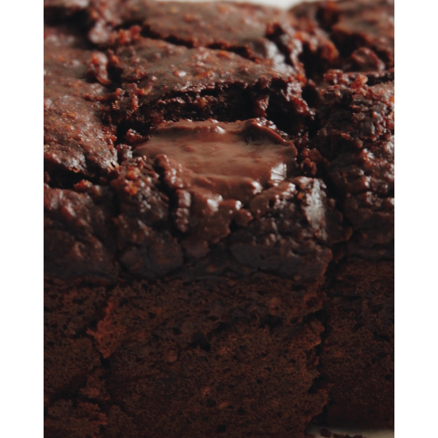 

FLOURLESS CACAO CHUNK OAT CAKE