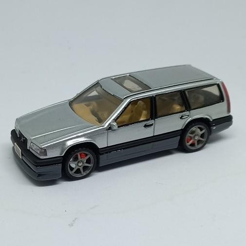 READY HOT WHEELS VOLVO 850 ESTATE CUSTOM BAN KARET LOOSE DIECAST