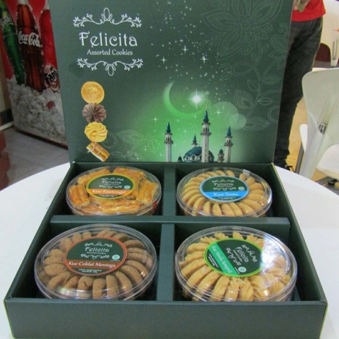

Parcel Kue Lebaran Felicita 4 Toples Parcel Hampers