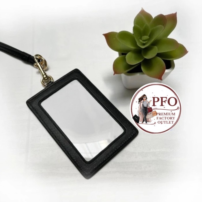 

CH 58634 GANTUNGAN LANYARD ID IN SIGNATURE LEATHER EMBOSSED BLACK ORI