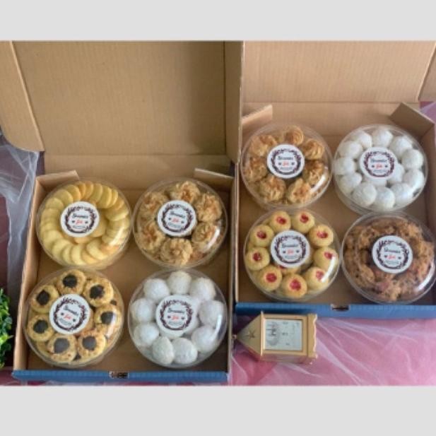 

lumineeroffc (instant only)paket kue kering isi 4 toples idul fitri parcel hampers lebaran