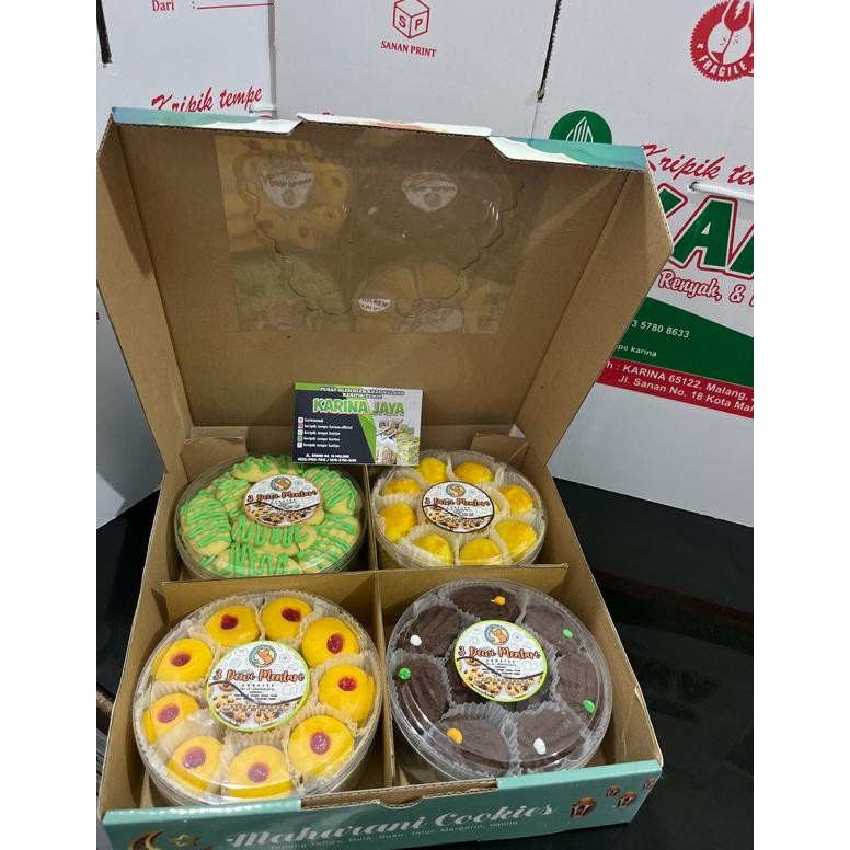 

Cuci Gudang Hampers Lebaran | Premium Cookies | Paket Kue Lebaran | Khas Kota Malang Berkualitas