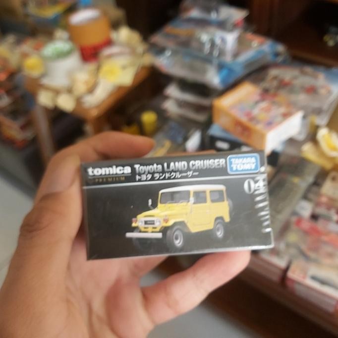 Tomica Premium Toyota Land Cruiser