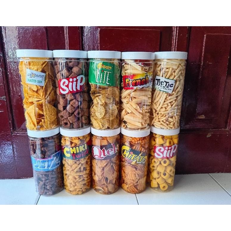 

GB29 Snack Branded Chiki Edisi Toples Tebal 1300ml Hari raya Lebaran Hampers Murah