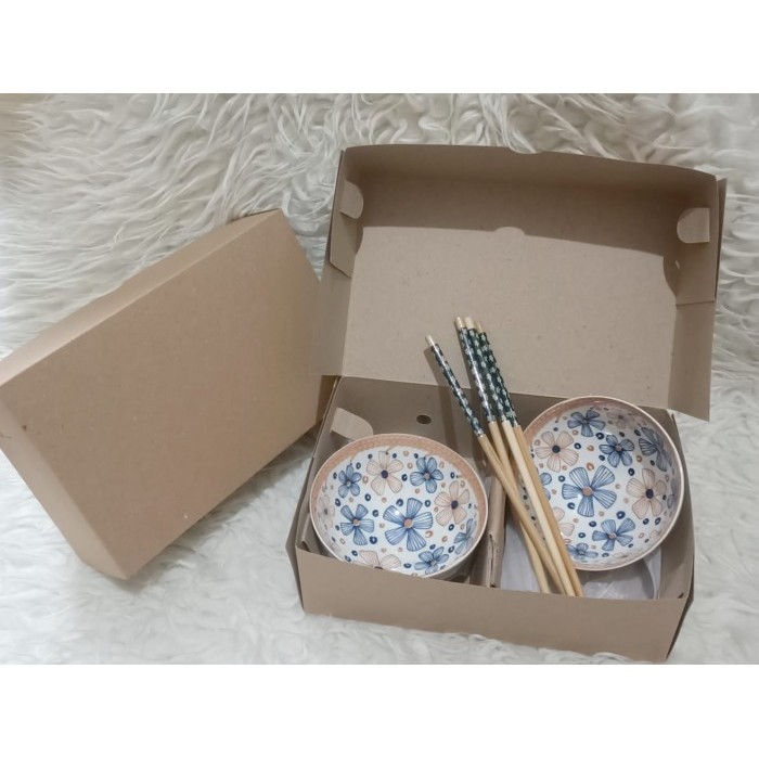 

Mangkok Keramik Set Jepang Giftbox Hampers Natal Souvenir Lebaran Kado