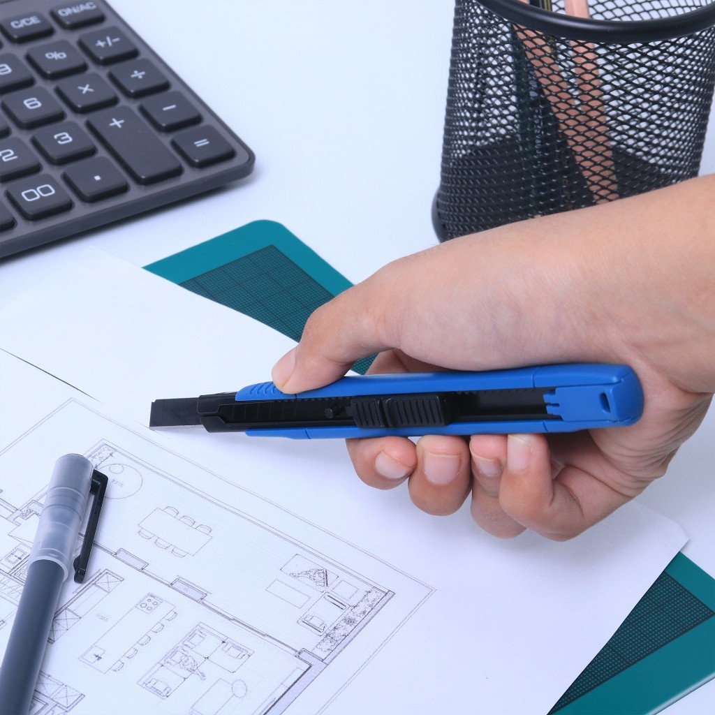 

[Pelangi Stationery] BANTEX Cutter Pisau Pemotong 9mm Autolock Snap-Off BD5106