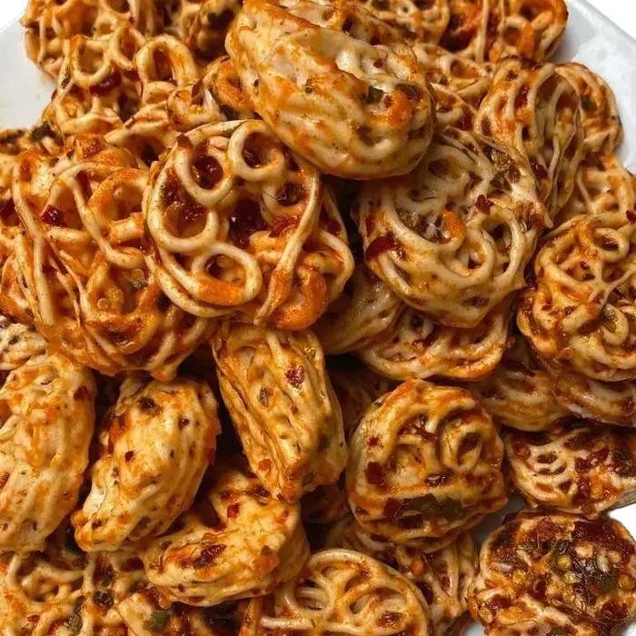 

GRATIS ONGKIR Seblak Kerupuk Rafael Virall 500gr Pedas Bawang Pedas Bawang Pedas Food Snack Kering