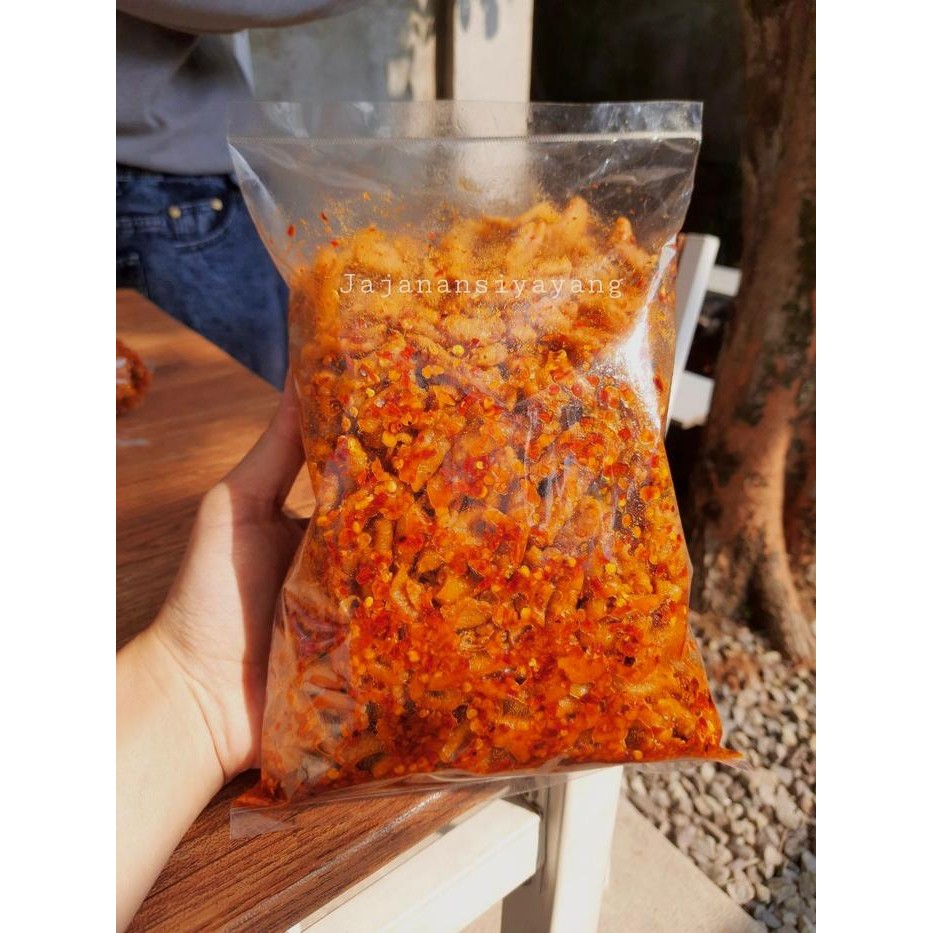 

HEMAT 500GR KERIPIK USUS AYAM CRISPY PEDAS DAUN JERUK DAN ORIGINAL KRIUK RENYAH GURIH JAJANAN