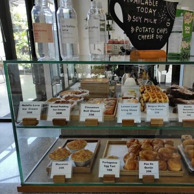 CO etalase kaca frameless kue donat alas kayu jati belanda 60x40x40