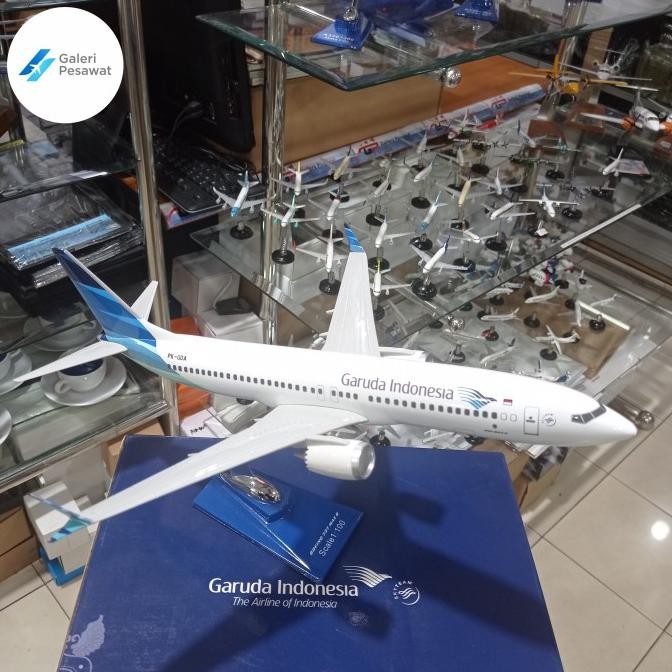 Miniatur/Replika Pesawat Garuda Indonesia Boeing 737 Max 8 (Impor)