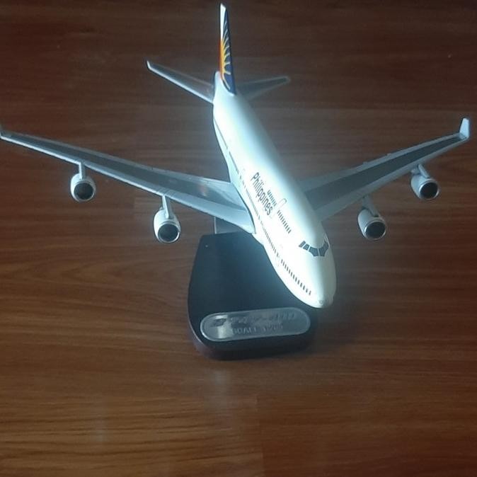 Miniatur Pesawat B.747.400 Philipines Scala 1:200 (34Cm)