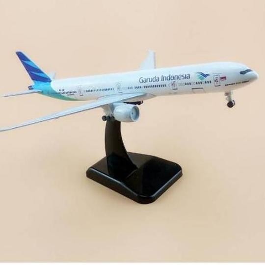 Miniatur Diecast Pesawat Garuda Indonesia Boeing B777-300Er Medium
