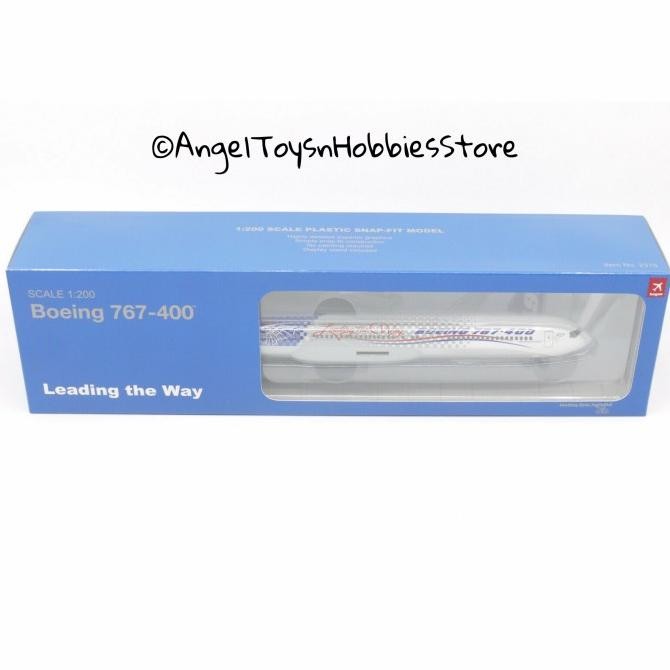 Miniatur Pesawat Hogan Wings 1/200 Boeing 767-400 "Leading The Way"
