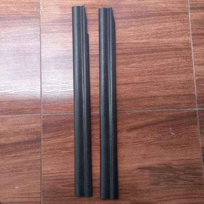 Penjepit karpet bmw e36 kiri belakang