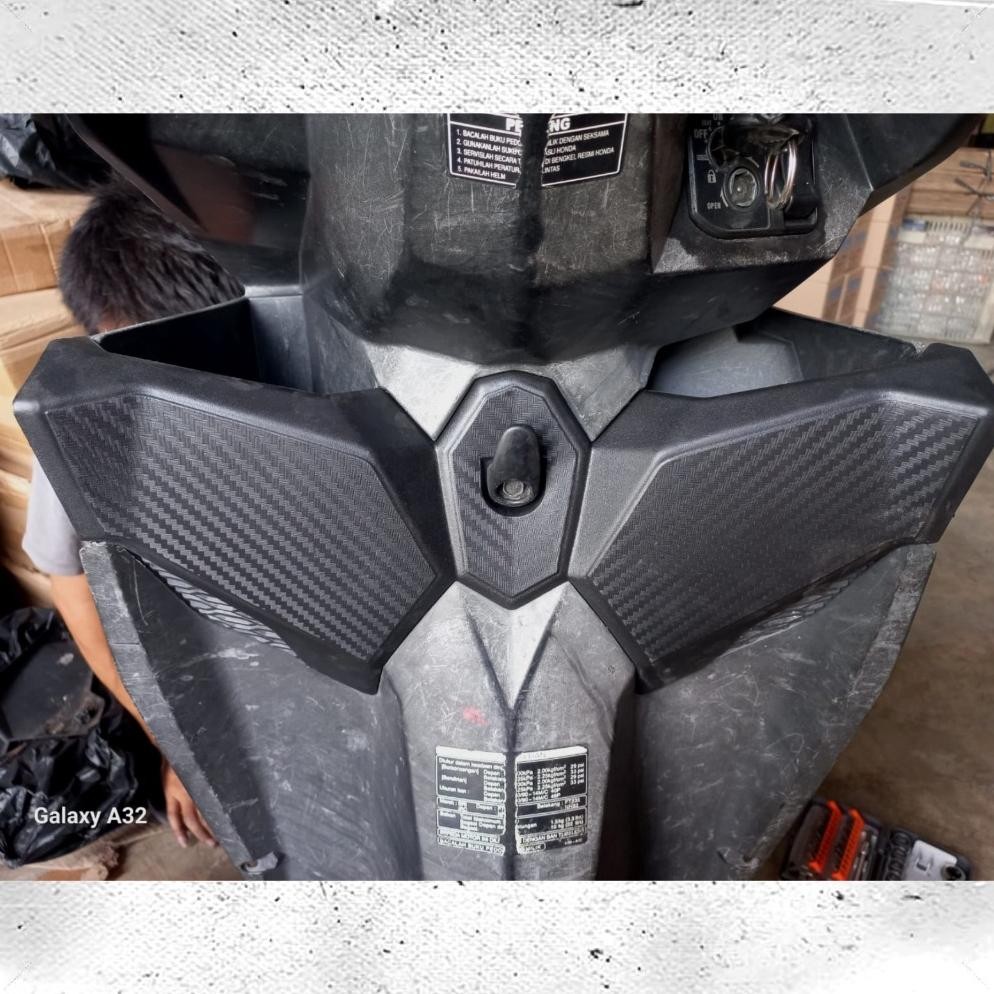 Or42 Cover Rak Laci Kupu Kupu / Dasbor Kantong Depan Merk Moscow Pemakaian Untuk Motor Vario 125 / 1