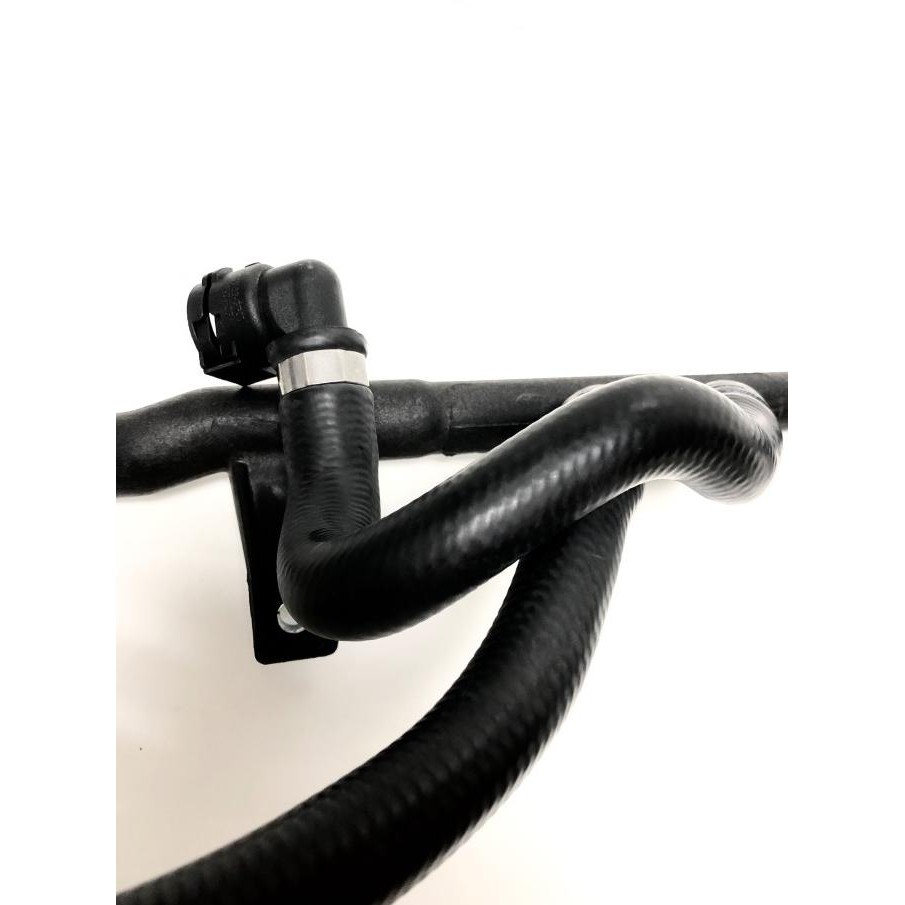 Selang Air Radiator Bmw E90 E91 N46 Dan X1 E84