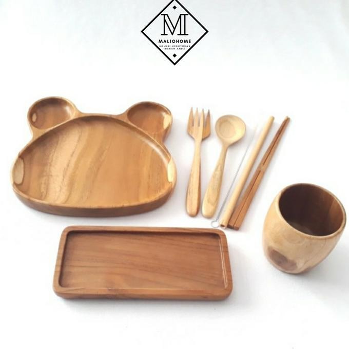 

Hampers Baby New Born Lahiran Set Alat Makan Kayu Jati LAT