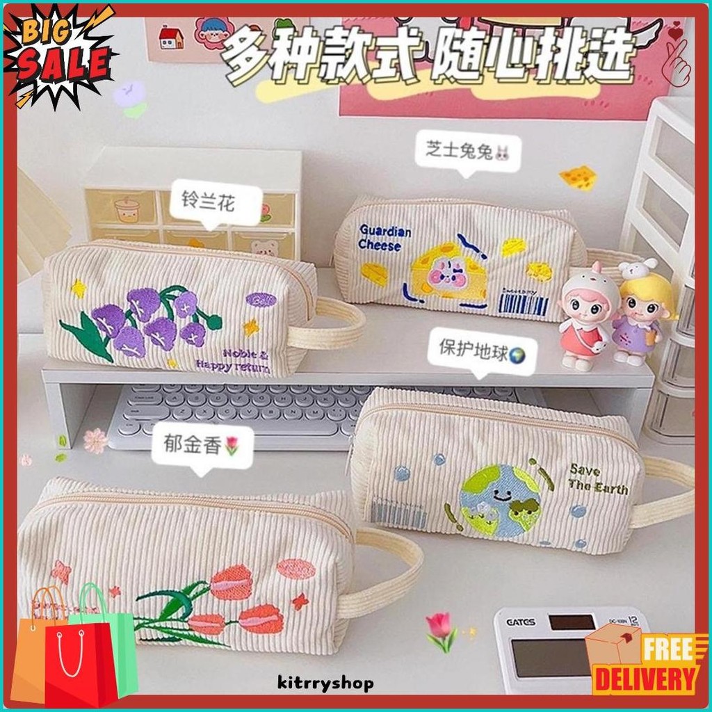 

Kensho Pouch Aesthetic Kain Corduroy Handle Lucu Import / Kotak Pensil Kain / Tempat Makeup / Cute Terlaris! Produk Ini Banyak Dicari