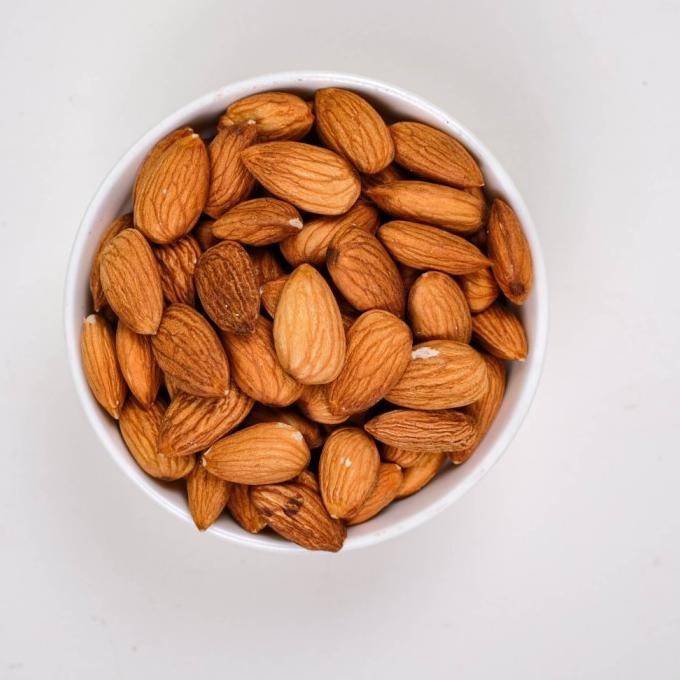 

(Good) Kacang Almond Utuh Mentah 1KG - Natural & Premium