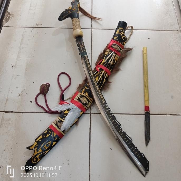 Hobi Koleksi Mandau Dayak Model Jimpul Co