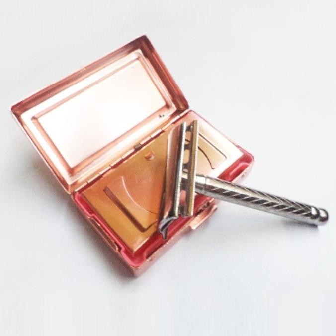 Alat Pencukur Kumis dan Jenggot Jadul Klasik Unik Stainless Steel murah