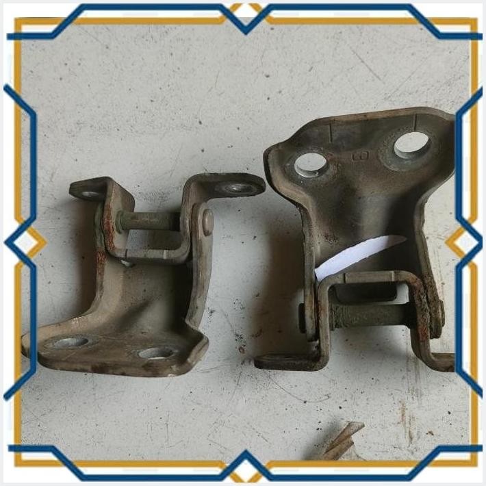 [AFH] ENGSEL PINTU BELAKANG KANAN AVANZA ATAS BAWAH