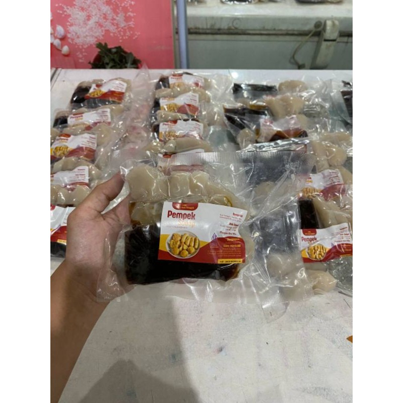 

Pempek / Empek Empek Sodapp Asli Palembang