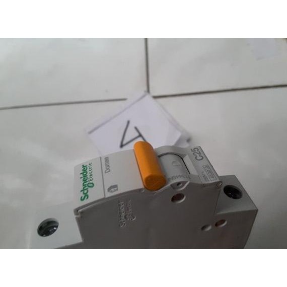 mcb schreider 20A saklar listrik acb schneider manual sirkuit breaker